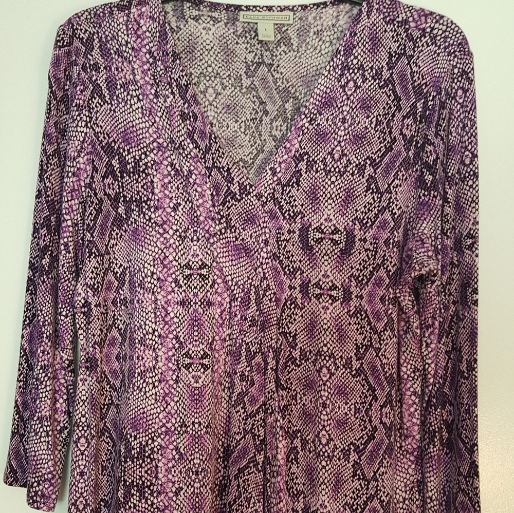 Dana Buchman Top Size Large Purple Snakeskin Pattern